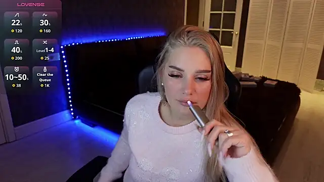 KittiLiza online show from November 12, 6:45 pm