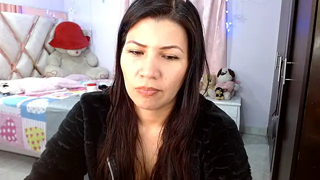 nahomi star model online show from January 9, 2:01 am