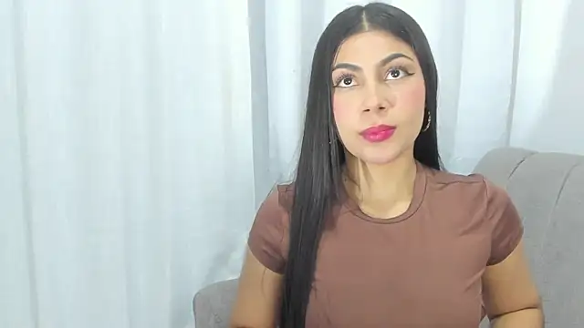 laly mariana online show from December 17, 1:21 am