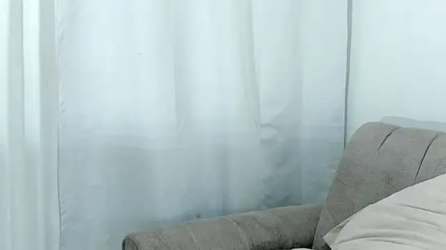 laly mariana online show from November 27, 10:32 pm