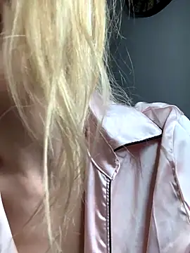 Lolitaxlola online show from November 16, 1:43 am