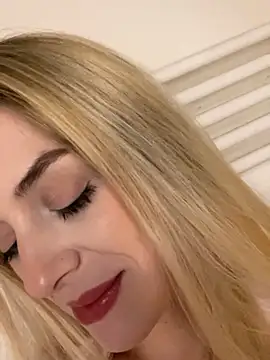 Lolitaxlola online show from April 18, 1:41 am