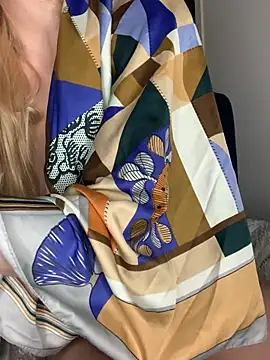 Lolitaxlola online show from March 1, 1:05 am