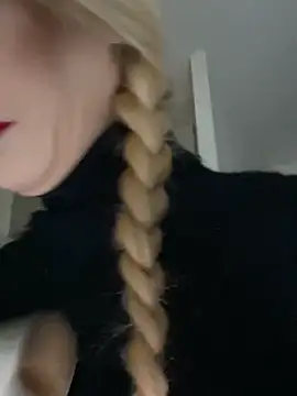 Lolitaxlola online show from April 5, 8:37 pm