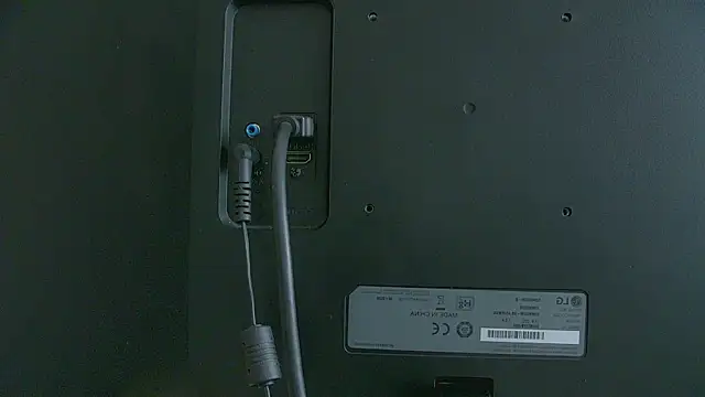 Snapshot of IrisMonn chatting on October 28, 5:39 am IrisMonn online show from October 28, 5:39 am