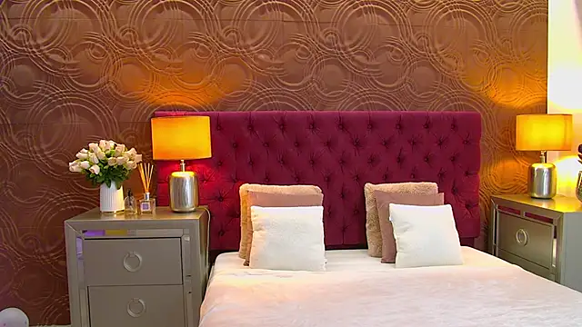 Snapshot of IrisMonn chatting on November 18, 6:17 am IrisMonn online show from November 18, 6:17 am