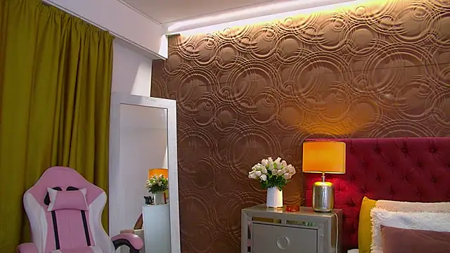 Snapshot of IrisMonn chatting on March 15, 6:36 am IrisMonn online show from March 15, 6:36 am