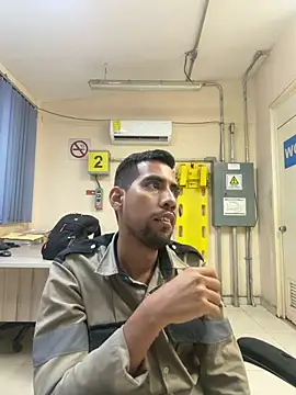 EnriquePersian197 online show from November 26, 5:40 am