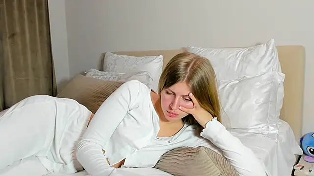 Snapshot of kirraa_ chatting on December 22, 7:58 pm kirraa online show from December 22, 7:58 pm