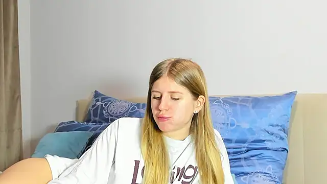 Snapshot of kirraa_ chatting on January 7, 6:02 pm kirraa online show from January 7, 6:02 pm