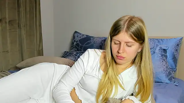 Snapshot of kirraa_ chatting on December 1, 7:15 pm kirraa online show from December 1, 7:15 pm