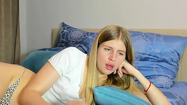 Snapshot of kirraa_ chatting on January 5, 9:07 pm kirraa online show from January 5, 9:07 pm