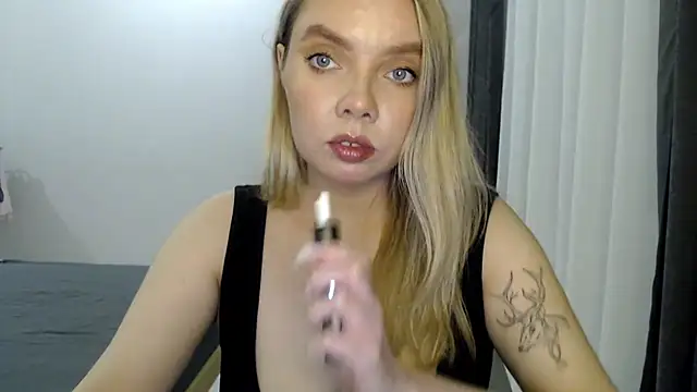 Snapshot of PolinaXXXJones chatting on January 22, 5:06 pm PolinaXXXJones online show from January 22, 5:06 pm