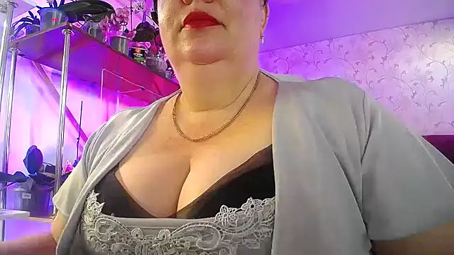  Sweet Woman online show from May 6, 4:49 am