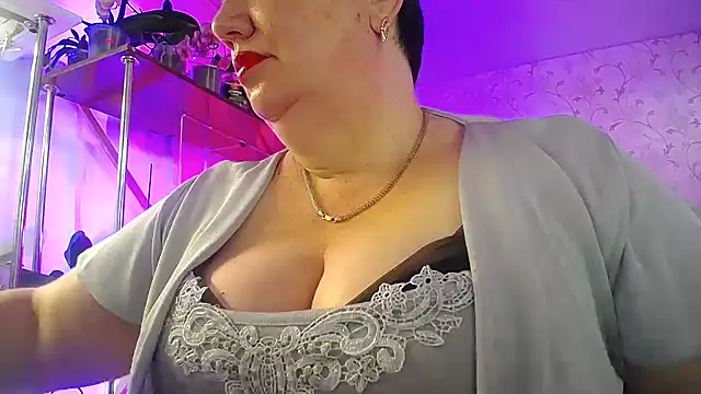  Sweet Woman online show from May 11, 4:47 am