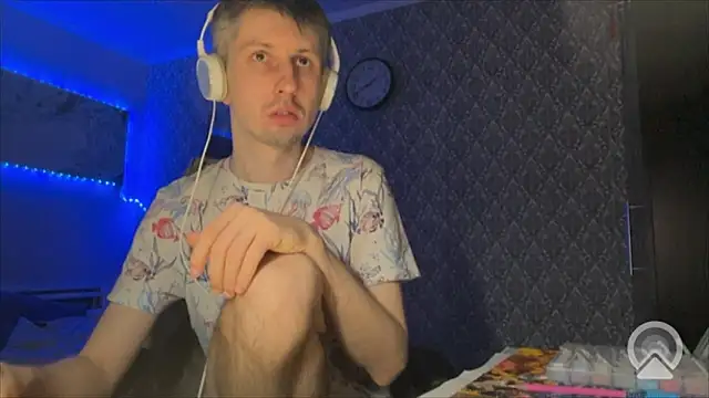 Aki-Laky online show from March 19, 8:42 pm