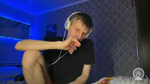 Aki-Laky online show from March 26, 9:24 pm