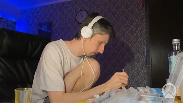 Snapshot of Aki-Laky chatting on February 27, 7:57 pm Aki-Laky online show from February 27, 7:57 pm