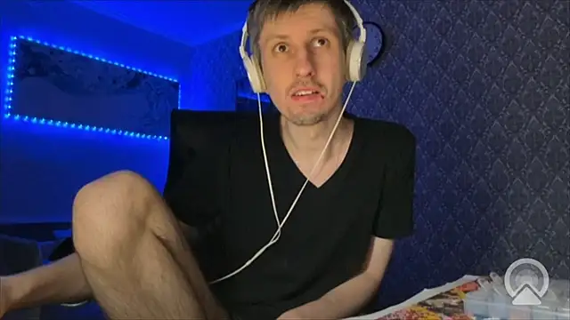 Aki-Laky online show from April 12, 7:50 pm