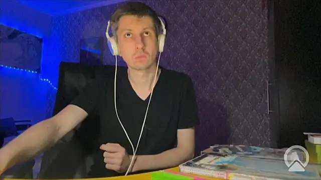 Snapshot of Aki-Laky chatting on January 14, 6:11 pm Aki-Laky online show from January 14, 6:11 pm