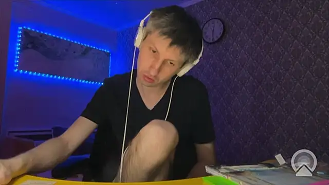 Snapshot of Aki-Laky chatting on January 11, 7:32 pm Aki-Laky online show from January 11, 7:32 pm