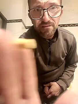 Porco81cazzo online show from December 3, 3:33 pm