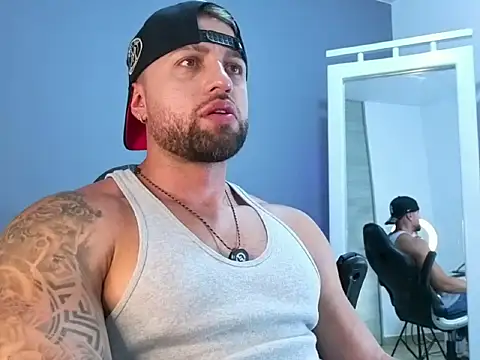 OwenMaximus814 online show from May 4, 8:11 pm