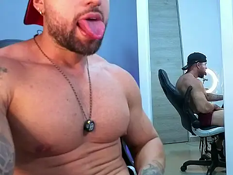 OwenMaximus814 online show from May 19, 6:04 pm