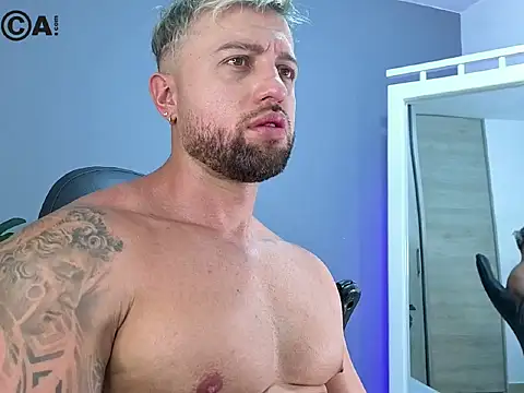 OwenMaximus814 online show from March 19, 5:46 pm