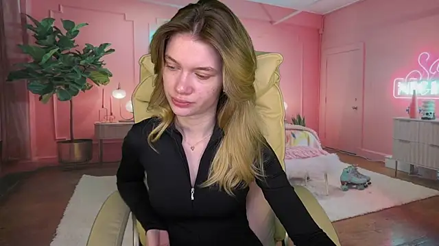 Snapshot of AnacondaOn chatting on March 12, 7:35 am AnacondaOn online show from March 12, 7:35 am