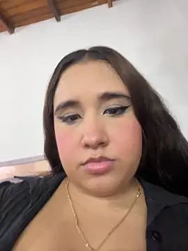 melyescobar online show from November 4, 3:32 am