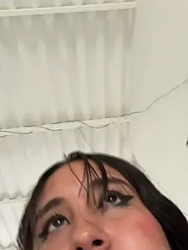 melyescobar online show from March 4, 3:15 pm
