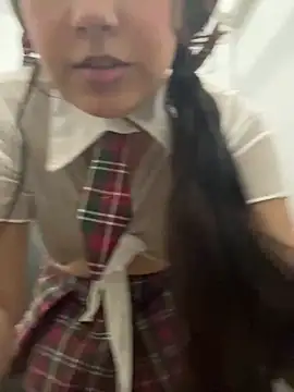 melyescobar online show from February 1, 3:38 am