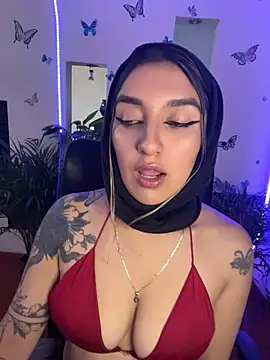 Snapshot of Lia-mitch chatting on July 2, 6:58 pm Lia-mitch online show from July 2, 6:58 pm