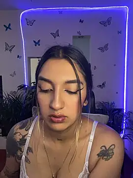 Snapshot of Lia-mitch chatting on July 10, 7:14 pm Lia-mitch online show from July 10, 7:14 pm
