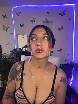 Snapshot of Lia-mitch chatting on July 21, 6:53 pm Lia-mitch online show from July 21, 6:53 pm