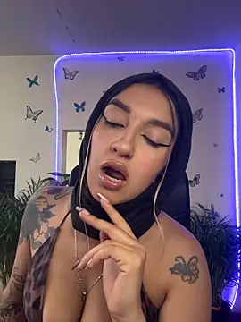 Lia-mitch online show from March 26, 6:39 pm