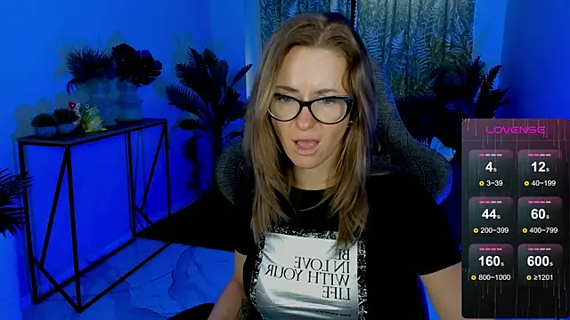 LadyIzabel online show from November 6, 8:29 am