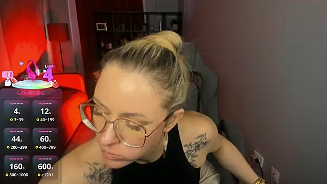 LadyIzabel online show from April 9, 2:45 pm