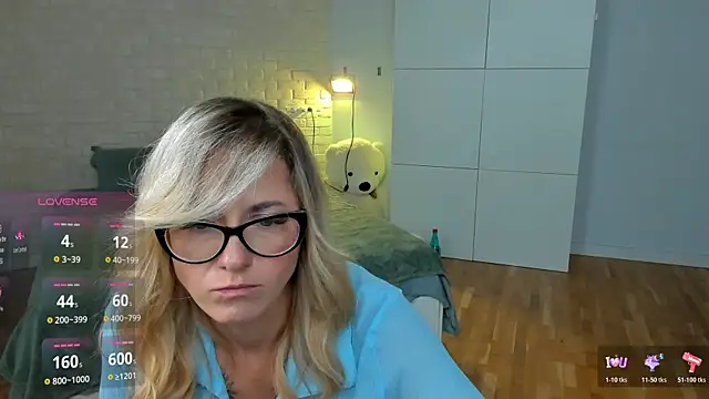 LadyIzabel online show from June 26, 11:49 am