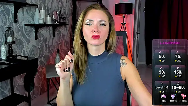 Snapshot of LadyIzabel chatting on October 16, 8:22 am LadyIzabel online show from October 16, 8:22 am