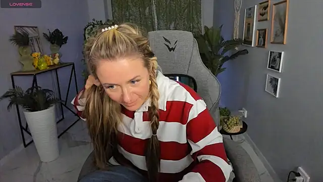 LadyIzabel online show from April 17, 2:53 pm