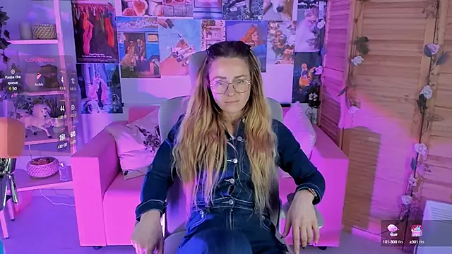 Snapshot of LadyIzabel chatting on January 18, 11:54 am LadyIzabel online show from January 18, 11:54 am