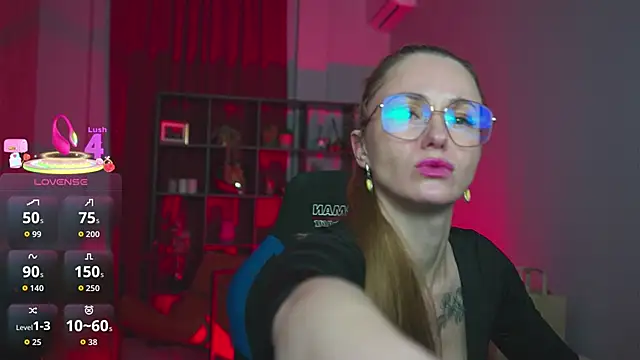 Snapshot of LadyIzabel chatting on February 9, 2:37 pm LadyIzabel online show from February 9, 2:37 pm