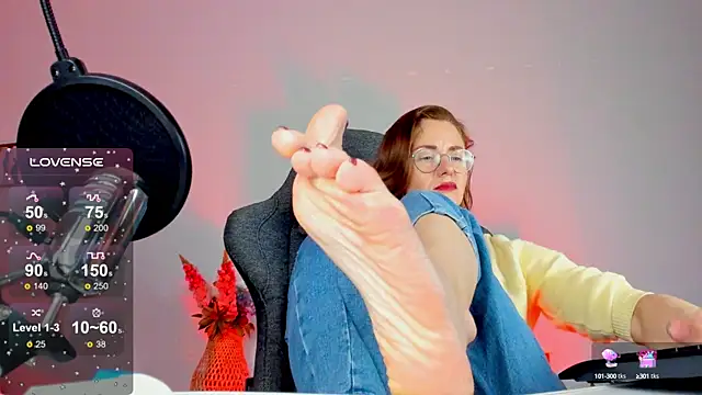 Snapshot of LadyIzabel chatting on March 8, 5:59 am LadyIzabel online show from March 8, 5:59 am