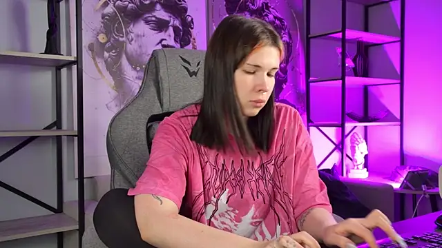 AliceSunday online show from December 20, 5:10 am