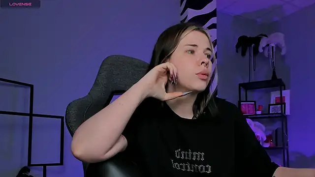 AliceSunday online show from November 24, 2:22 am