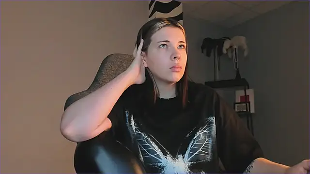 AliceSunday online show from November 29, 4:56 am