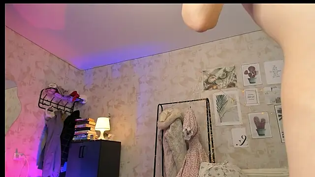 Luafy Toddy online show from November 13, 3:10 am