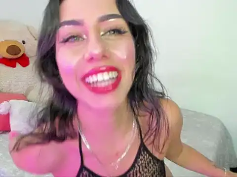 Snapshot of Lunadahia chatting on February 17, 8:41 am Lunadahia online show from February 17, 8:41 am